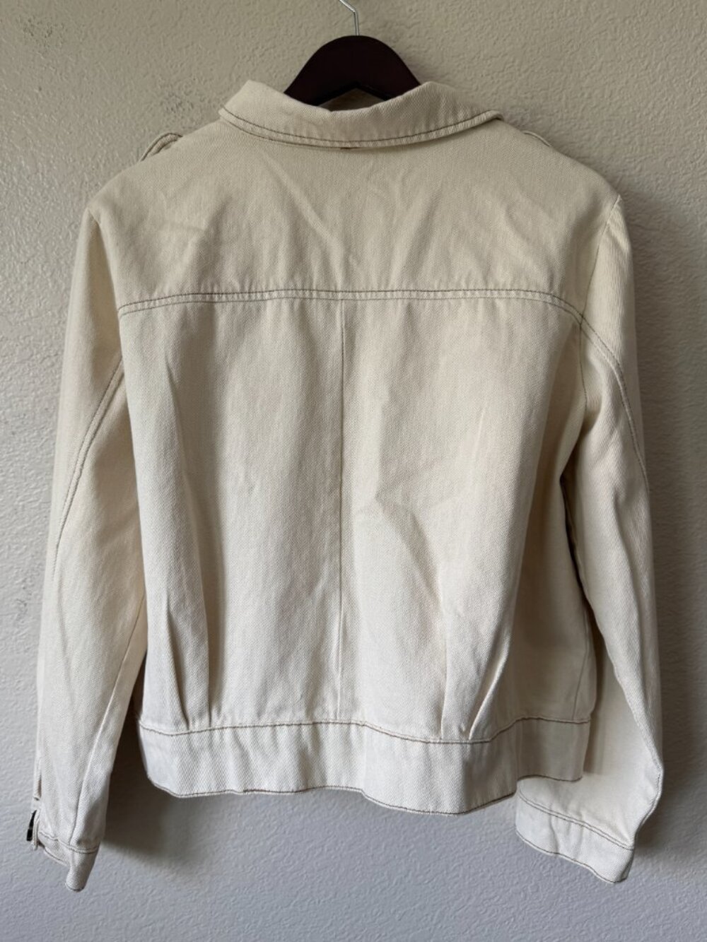 Free People Eisenhower Denim Jean Jacket Size Lg Ivory Cotton Collared Pockets - Picture 3 of 16